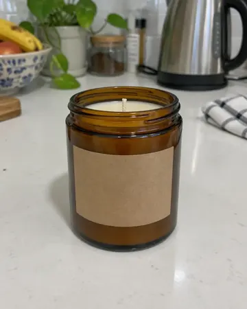 The phone photo of the soy candle